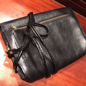 Field Manor Quality Leather Cross Body PERFECT